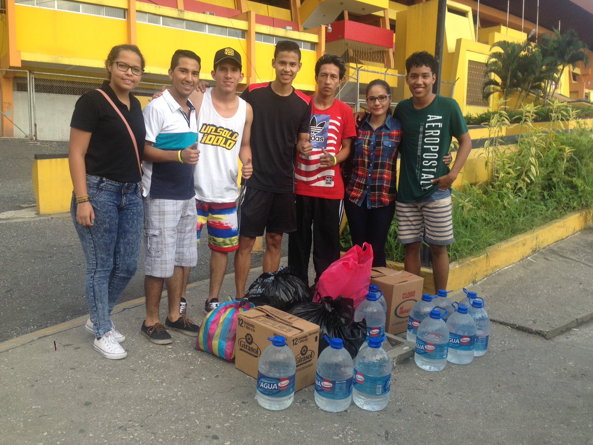 BarcelonaSC's tweet photo. Recuerda que puedes hacer tus donaciones en oficinas de Socios del #MonumentalBP (hasta las 6pm) #FuerzaEcuador https://t.co/DtPbxtRzHp