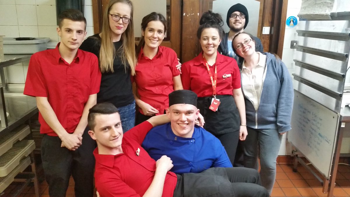 some of the team after the cooking task.
#sugm #koe16 #lockinn
