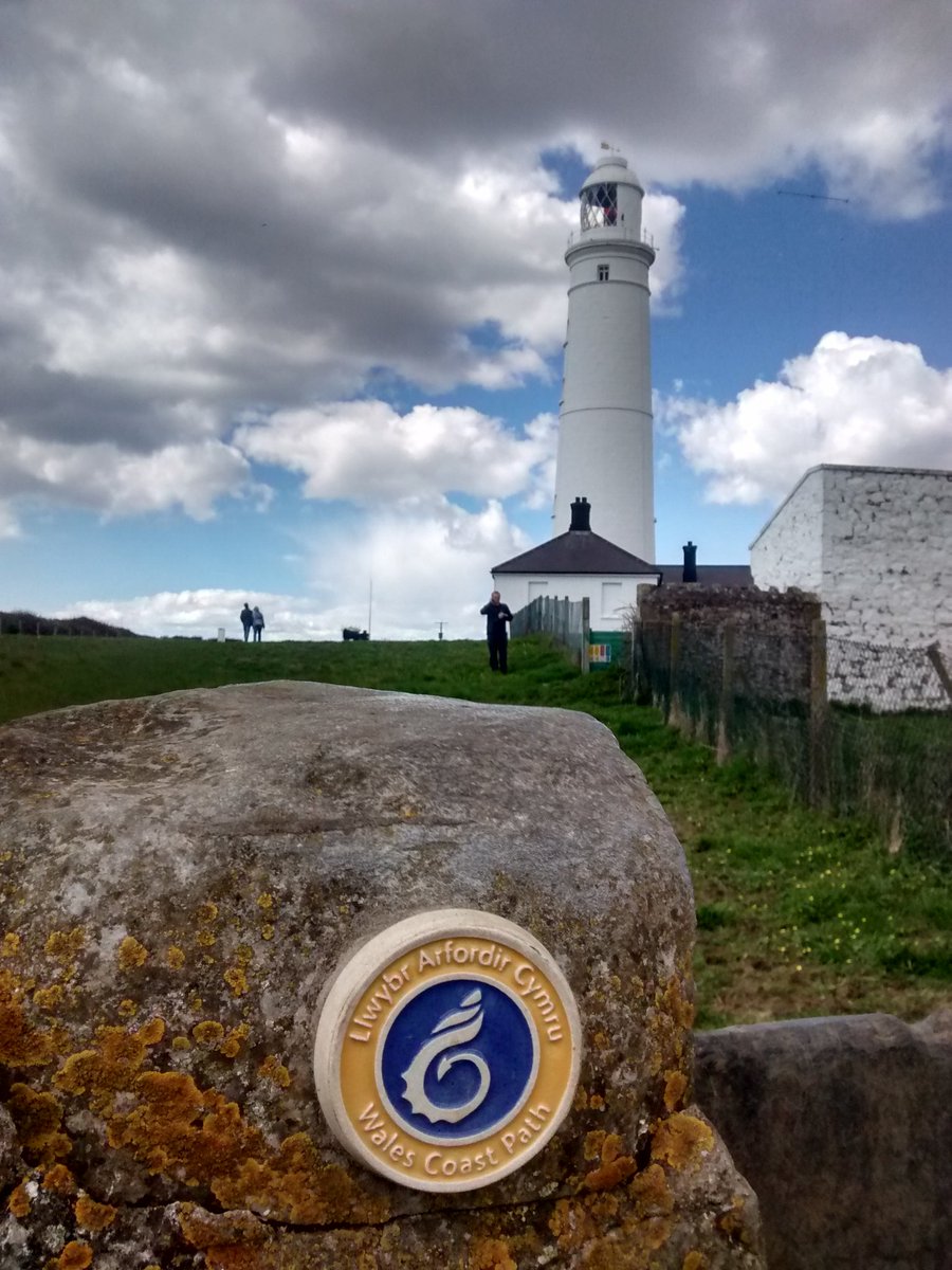Kazart11's tweet photo. 2nd beautiful leg @valetrails @WalesCoastPath  #Monknash #Nashppoint #StDonats #HorseshoeInnMarcross https://t.co/Ipu1ztCLAy