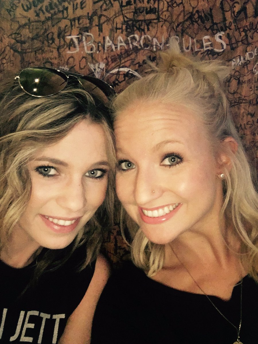 MurphyErinM's tweet photo. So proud of this one making her dreams a reality every day. @meganmurphyinc #nashville https://t.co/rBwfpEMIln