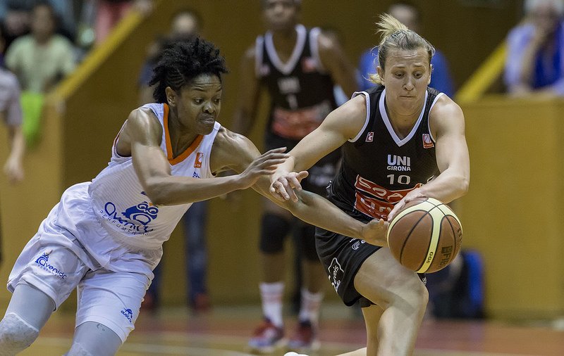 DFotofinish's tweet photo. Uni Girona fuerza el tercer partido al imponerse en la prórroga
https://t.co/f10ro7HO8O #LigaFemenina #basketfem https://t.co/pGyQ2jX82N