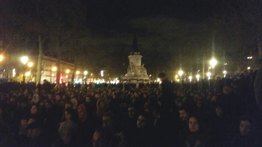 Sebastien_Kopp's tweet photo. Se reposer ou être libre #nuitdebout #DemainDebout https://t.co/mOSPsQiu2j
