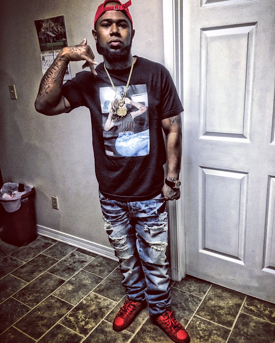 MONEYSHOTNOSA's tweet photo. Hit me on B🔥RNER... #SCALEUP https://t.co/5nN0kRacR3