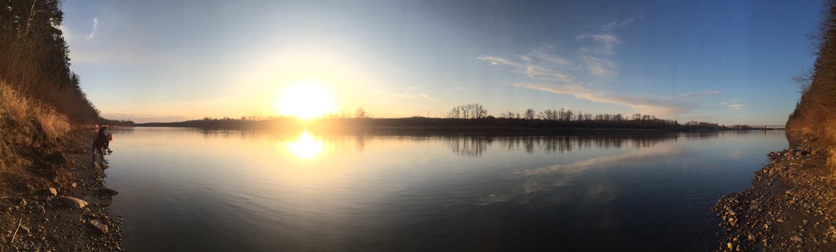 LifespringLife's tweet photo. Youth group went for a walk after youth Friday night, look at that stunning view #nature #godscreation #beautiful https://t.co/toPeiiHmKz