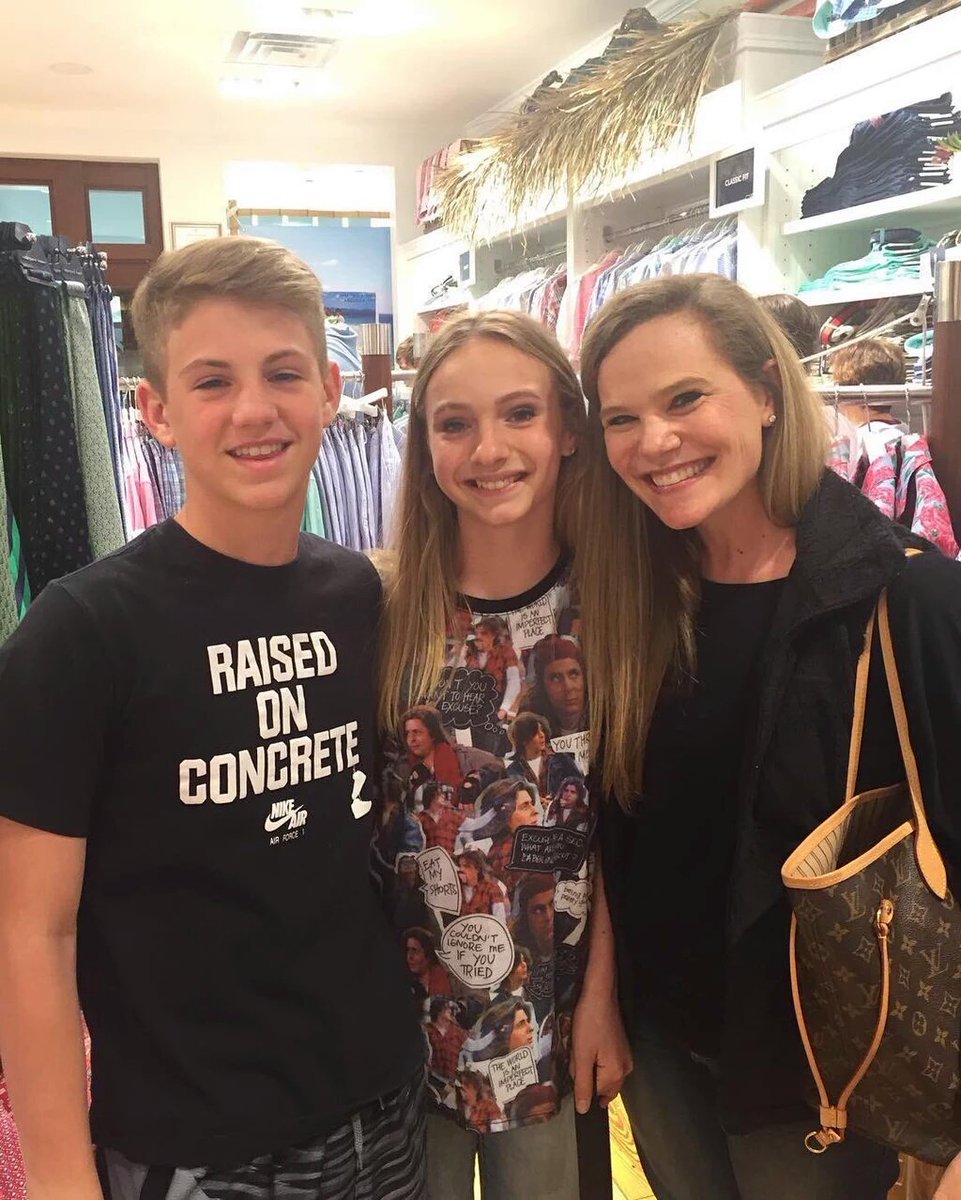 MBCrewdotcom_'s tweet photo. Matty with fans in Nashville 

March 26th https://t.co/j11MV4GNY7