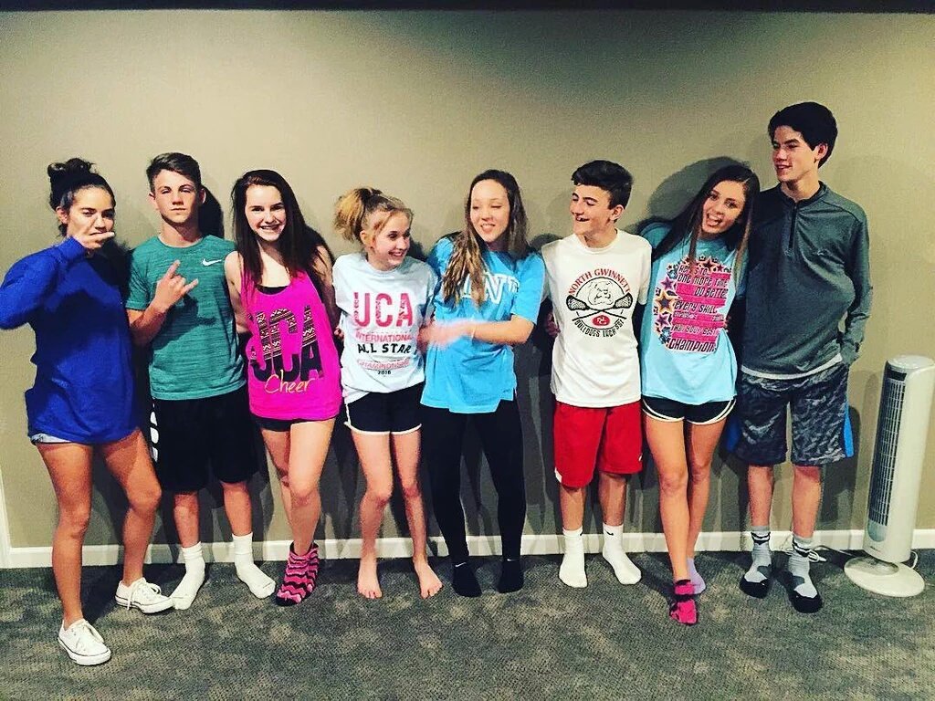 MBCrewdotcom_'s tweet photo. MattyB with friends 

March 26th https://t.co/0FaW6J3Iib