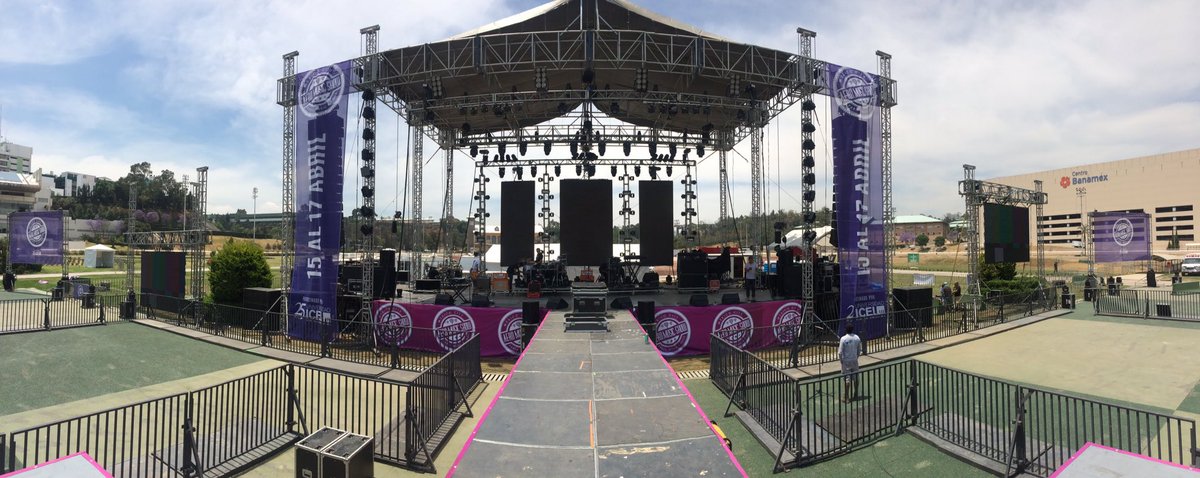 AeroMusicShow tweet media