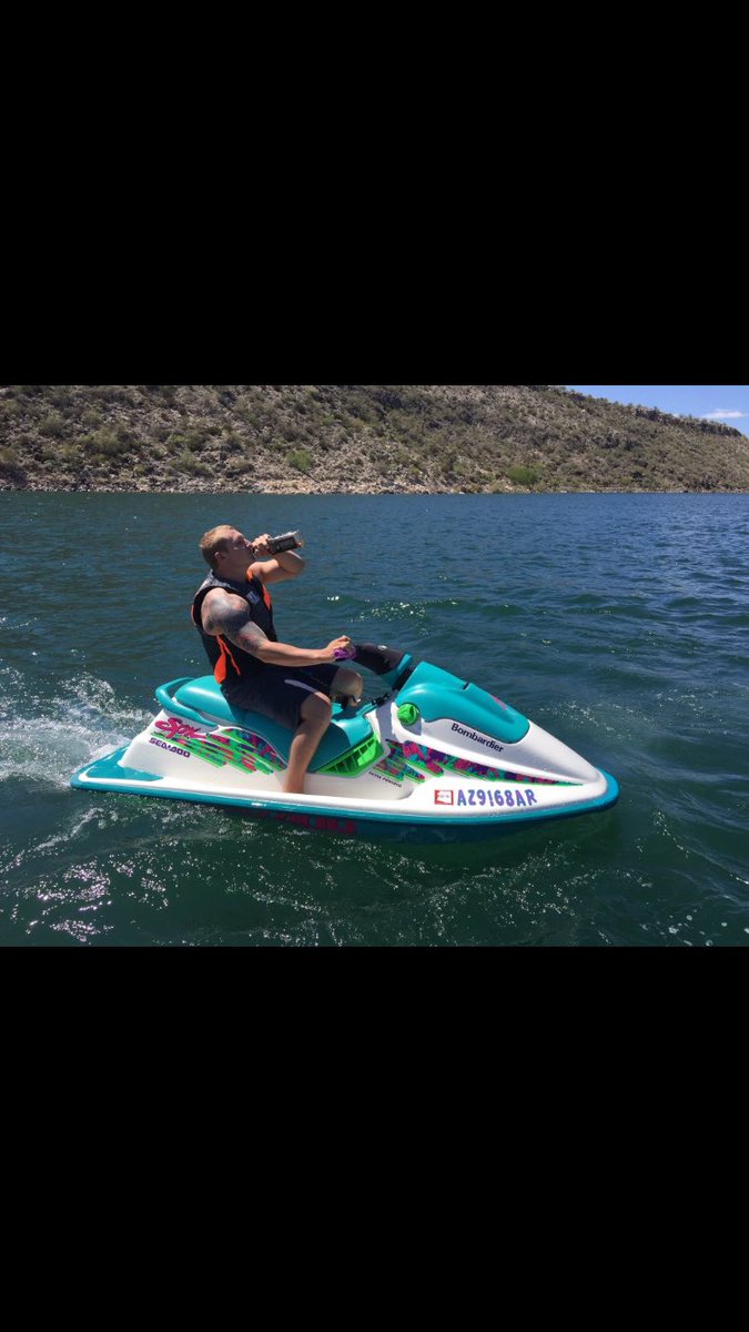 Nick2swole_'s tweet photo. Only in Arizona can you do both of these in the same day 🏂🏄🏻 https://t.co/e58JkqKnaD