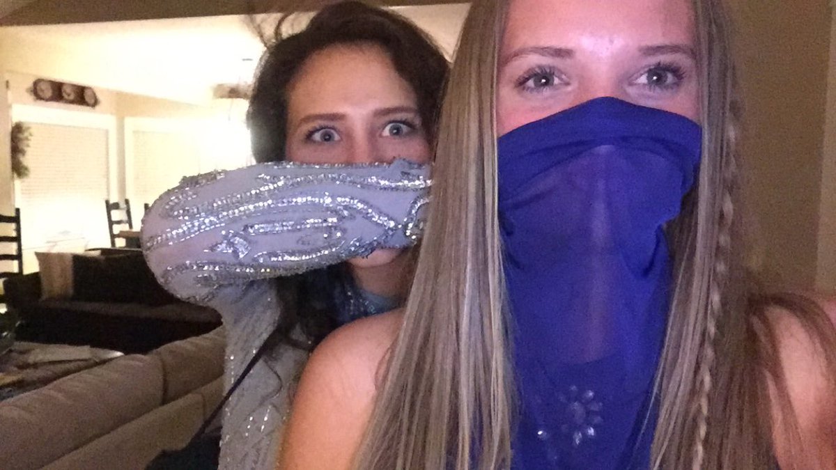 sydsassy's tweet photo. Prom 🎉 ft my amazing photo bomb https://t.co/BCsvhfIuOT