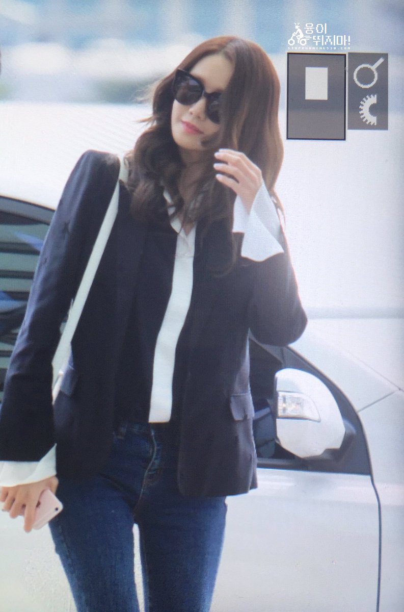 [PIC][18-04-2016]YoonA khởi hành đi Trường Sa - Trung Quốc để ghi hình cho chương trình "HAPPY CAMP" vào sáng nay CgS41cnUkAA2_Lr