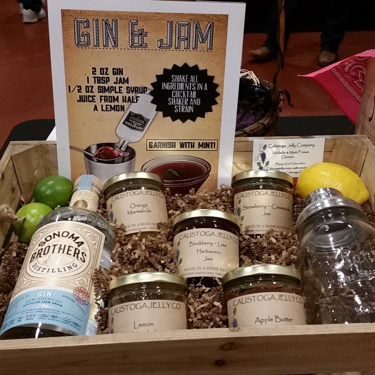 CalistogaJelly's tweet photo. #luckybidder took home our  #Gin&amp;JamCocktail and our jellies #northwoodelementary #twighlight #SonomaBrothersGin https://t.co/aoxd1OLxtV