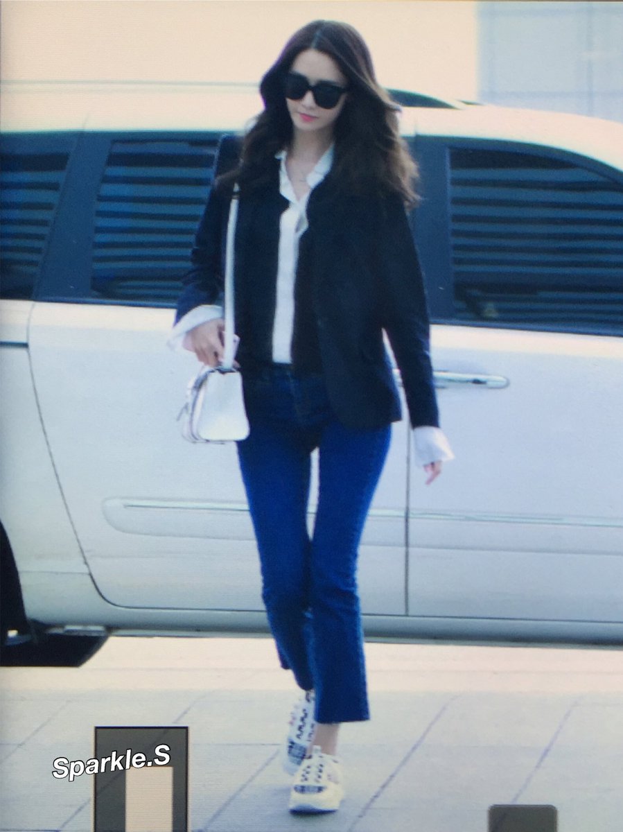 [PIC][18-04-2016]YoonA khởi hành đi Trường Sa - Trung Quốc để ghi hình cho chương trình "HAPPY CAMP" vào sáng nay - Page 3 CgS5OO4UkAMP4hj