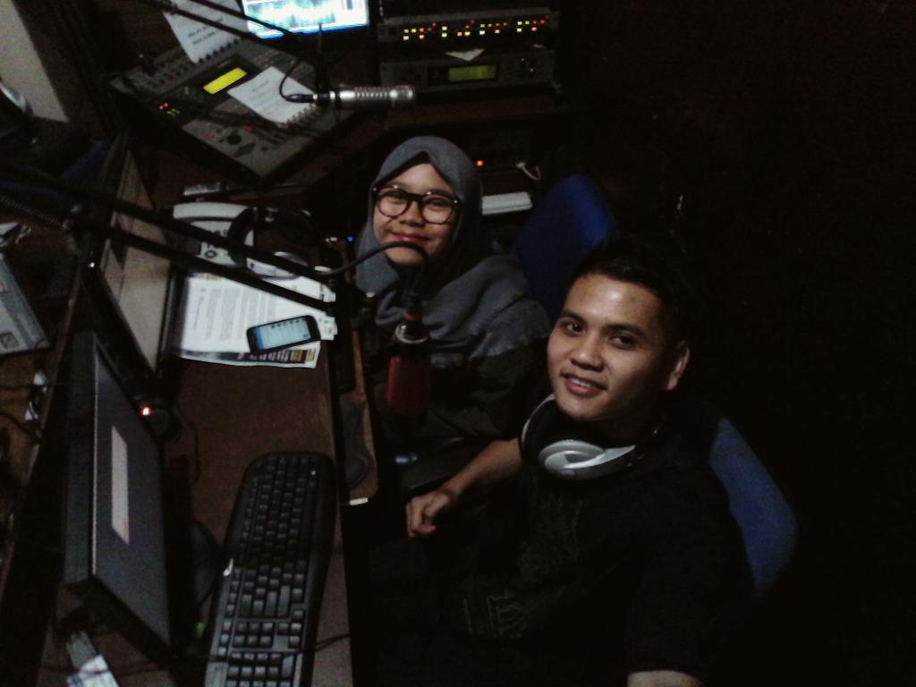 AlbeeAli's tweet photo. Siaran kutu dulu ah... https://t.co/tqGiAWH7ef