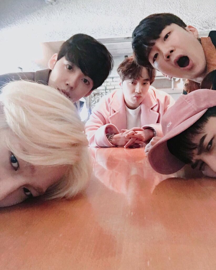 iciclepath's tweet photo. I miss my 5 squishy adorable talented handsome individuals #WhereIsWINNER https://t.co/tEeK5S0qcK