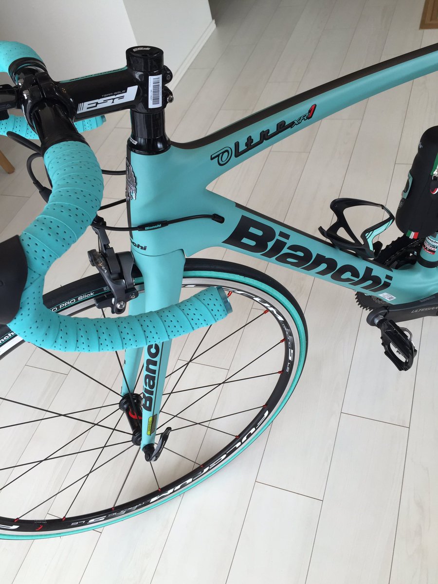 週末に新たな相棒が来ました。
ますます自転車にはまり込みそう（笑）
 #Bianchi