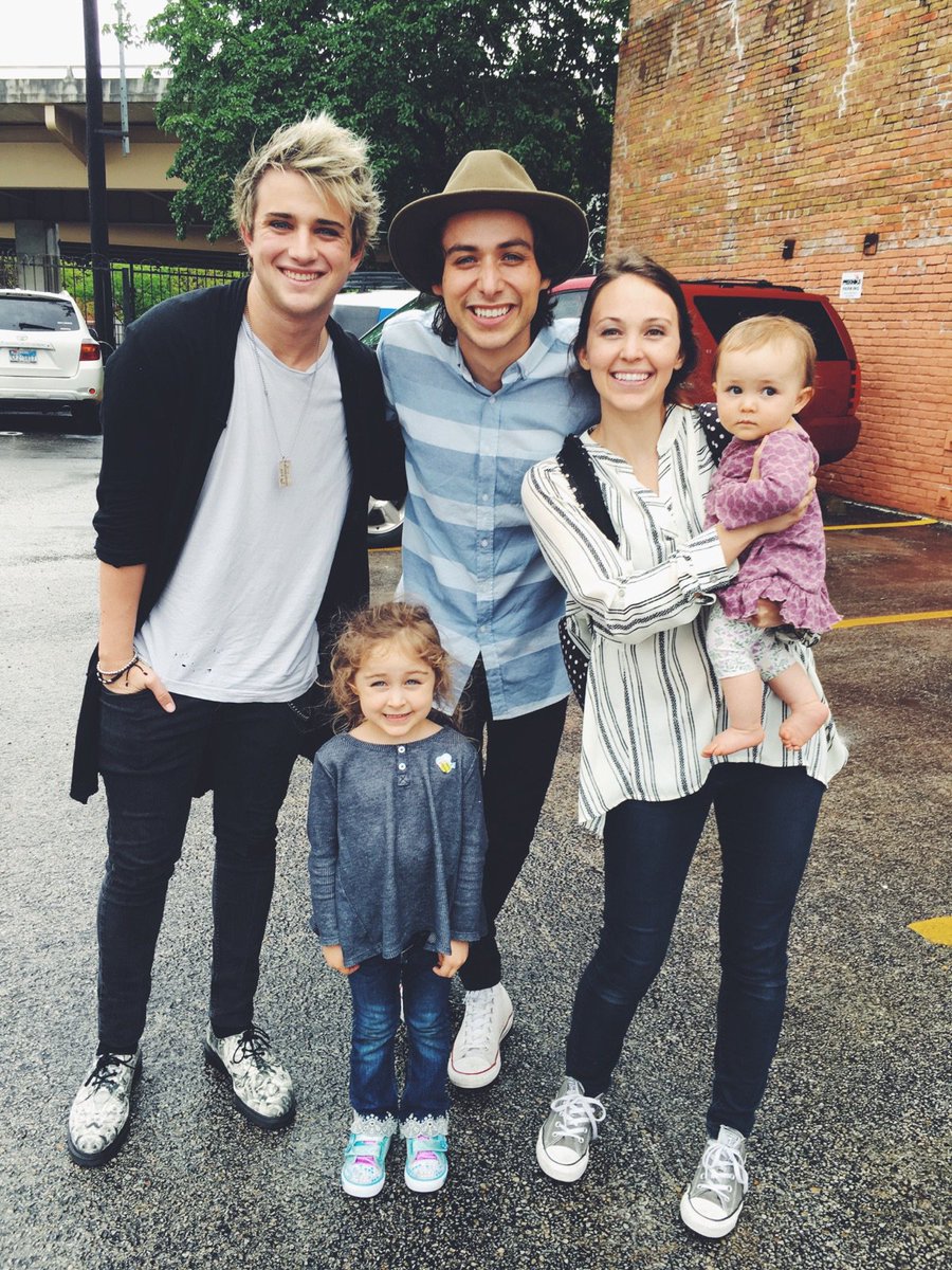 jasoncastro's tweet image. We met @DaltonRapattoni!! He was so kind to hang with us for a bit before hitting the stage with @SchoolofRockUSA