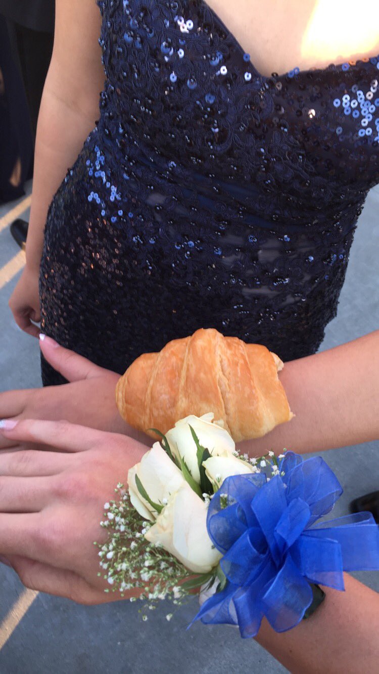 Prom croissant online