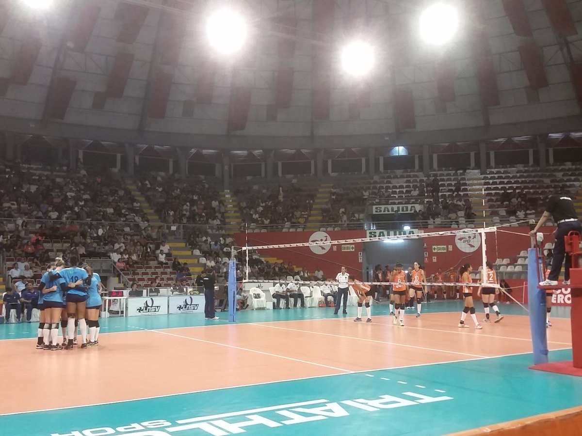 XiomaraSusan's tweet image. #ExtraGame 1er tiempo #RegatasLima 25-20 #UCV #LNSV  @elcomercio