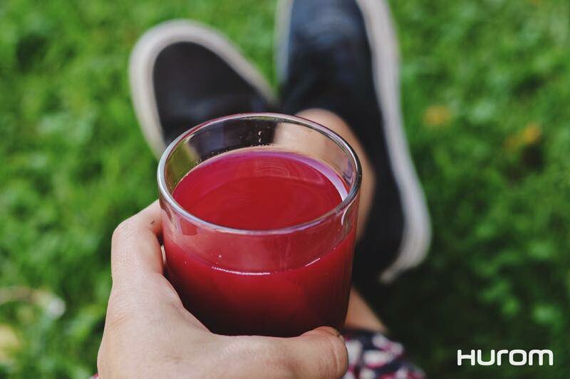 huromchile's tweet photo. Nada como disfrutar de un rico y refrescante jugo de betarragas, manzana, zanahoria y limón. https://t.co/mnqoVR1BKt