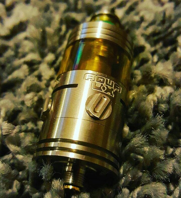 trickyqooo's tweet photo. AQUA UX by Footoon 🐳💦💦
#vapebash #vapelife #vapelyfe #vapecommunity #vaporizer #vaping #RTA #vaporwave #vapefam 🐟 https://t.co/szYtXi3CPy