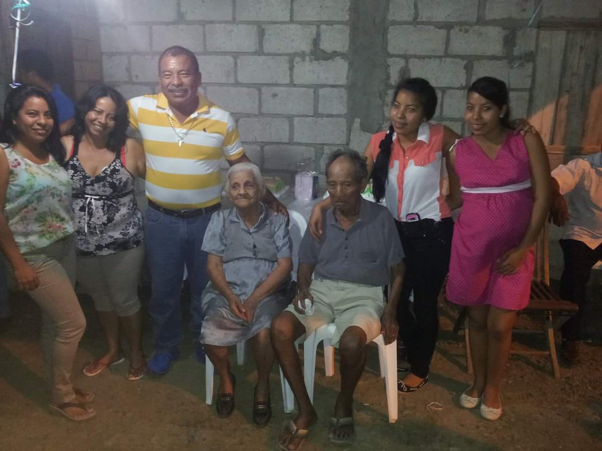 kattyjessica's tweet photo. Estos son mis familiares en #jama xfa dar alguna información https://t.co/bAx8yzXvYt