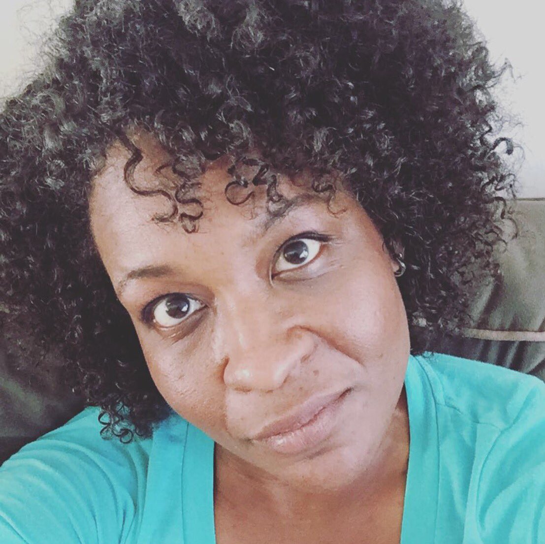 In love with <a href="/SheaMoisture/">sheamoisture</a> low porosity products. My curls are soft and not greasy!!! #naturalhair #liftingflutist