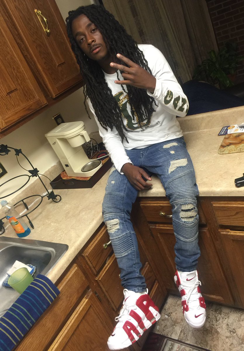 Lil_FlirtYW's tweet photo. Dey hatin on me but that come with being a βοΈππ°π#OTWHs https://t.co/OtEmbQ4lVq