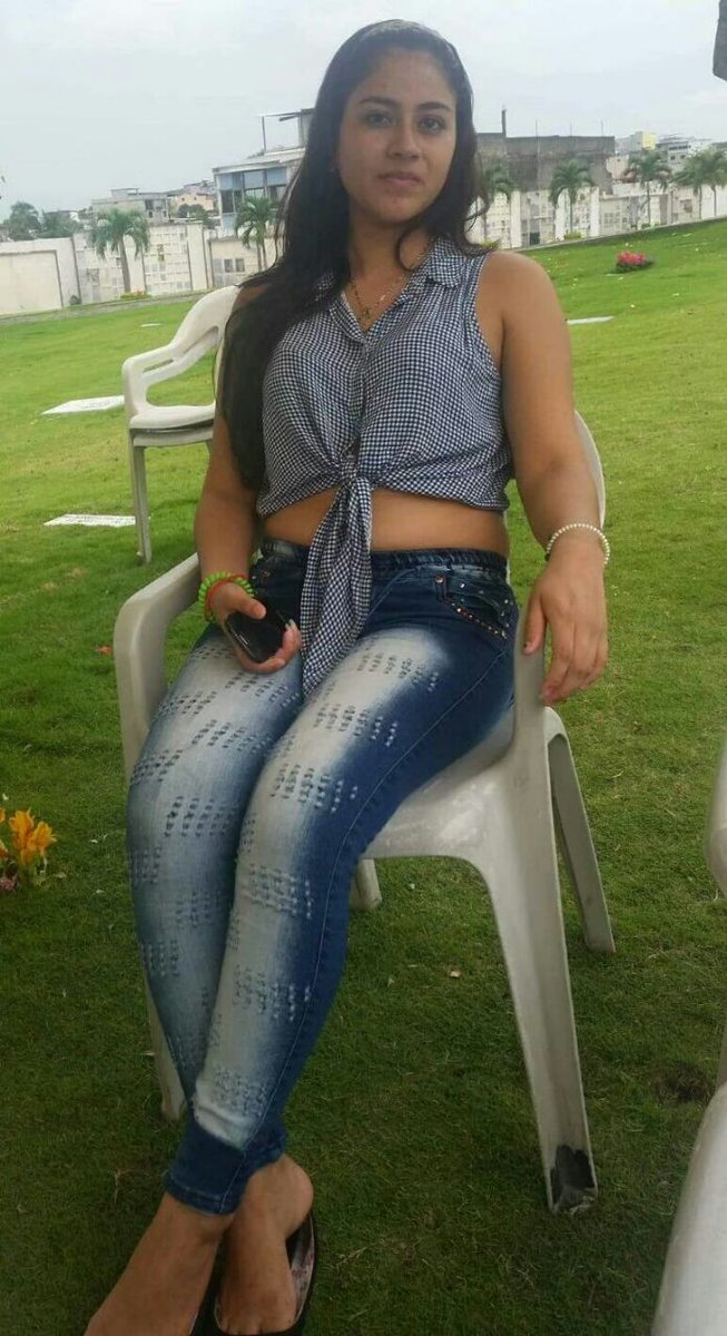 elnoticierotc's tweet photo. Ella se llama Karla Muñoz, se fue de viaje a Jama - Manabí y aún no la encuentran.  #DesaparecidosEC https://t.co/9QYWgM45hf