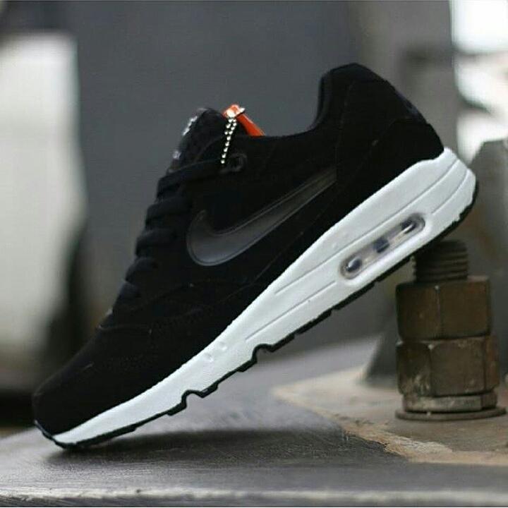 ALZI_SHOP's tweet image. Nike AirmaxMen size 39-44 Rp.200ribu pin:5A1A277D line:fuziasunoto @IklanOK @IklanBandel @Promosi_OKE @iklansupplier