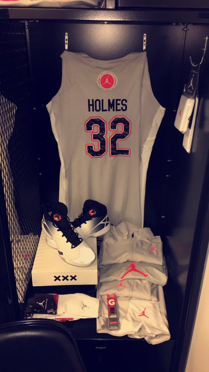 just so honored and thankful to be able to have this opportunity. #JordanBrandClassic #MVP 🙌🏾💜