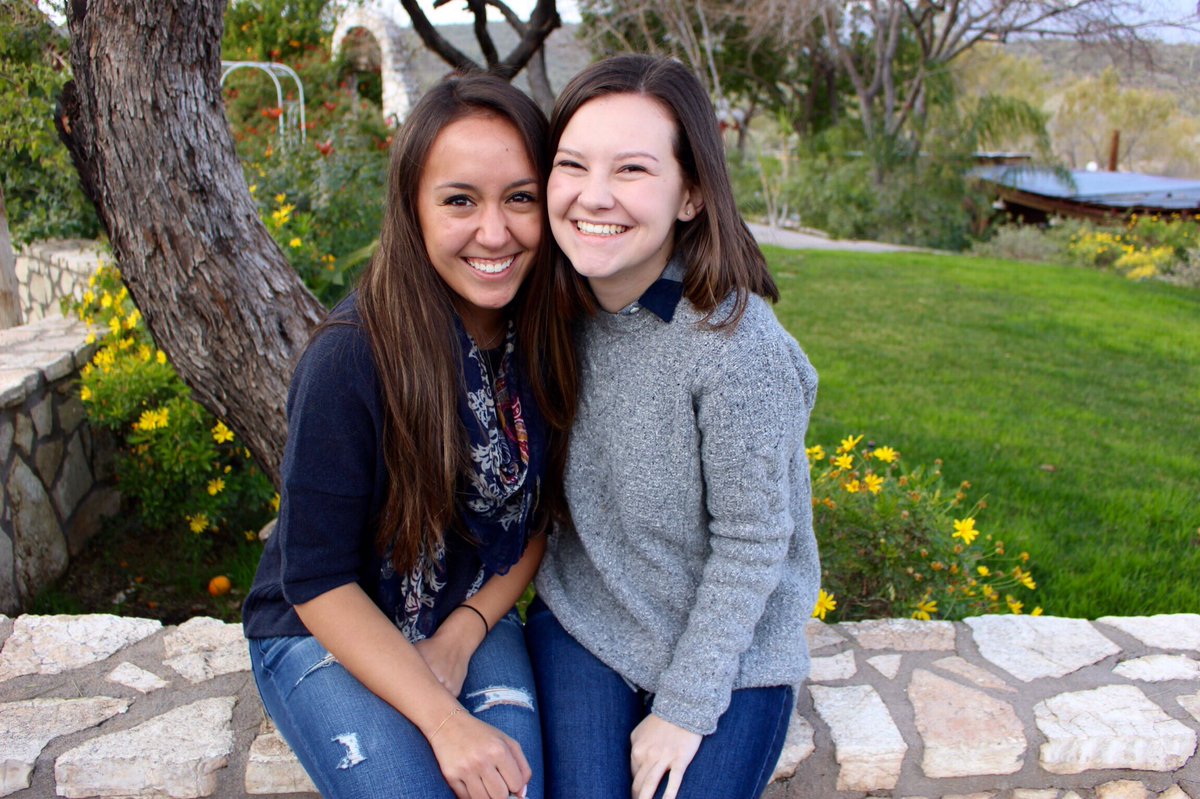 chloemcallaster's tweet photo. Happy birthday, Lo!! You're the sweetest gal I know &amp; I hope your 17th is the best ever! 💘🎂 @lauren_schutzz https://t.co/R9v2E6KCI9