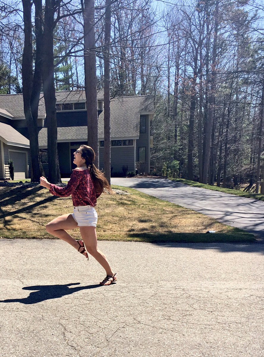 Sarah_Berry14's tweet photo. I'm running for governor and running is very hard, please help me reach my stride!! Vote Sarah Berry 😉 https://t.co/OK380y67XT