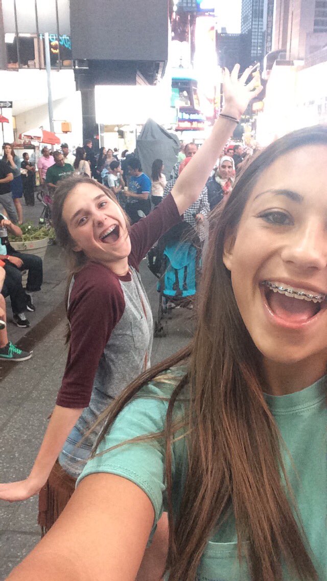 jordan_martens_'s tweet photo. happy 18th bday to my favorite dicks ;) love ya long time 💕 https://t.co/G29SSxjOrw