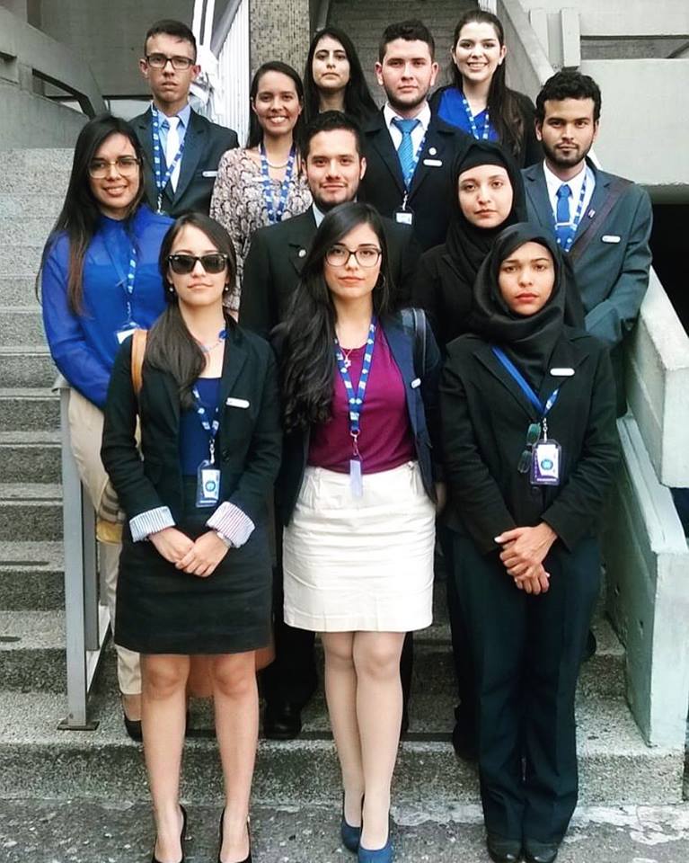 Mister_pim's tweet photo. Siempre #ANDESMUN; felicidades, orgullosa de ustedes @Tamayoen @Paola_pbd https://t.co/801e5skRrB