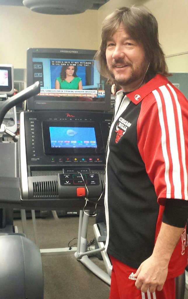 jaygoeppner's tweet photo. I wake up &amp; work out every morning with @RobinMeade &amp;  @MorningExp Greetings from Chicago  #MyMorningExpress! https://t.co/IxfRJ9IfZy