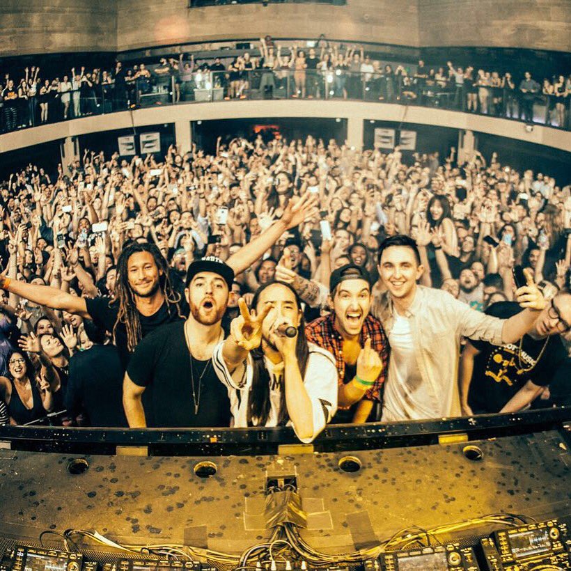 Downtown LA. Dim Mak Squad @autoerotique @reidstefan @djhenryfong @maxstyler @botnek @dimmak https://t.co/l0YddTUJzJ