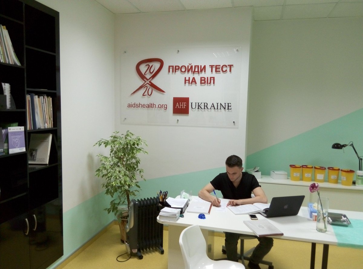 AlGlobalKyiv's tweet image. A room of rapid HIV testing in the updated GetTest-Checkpoint in Kyiv - work is boiling!
#GetTest