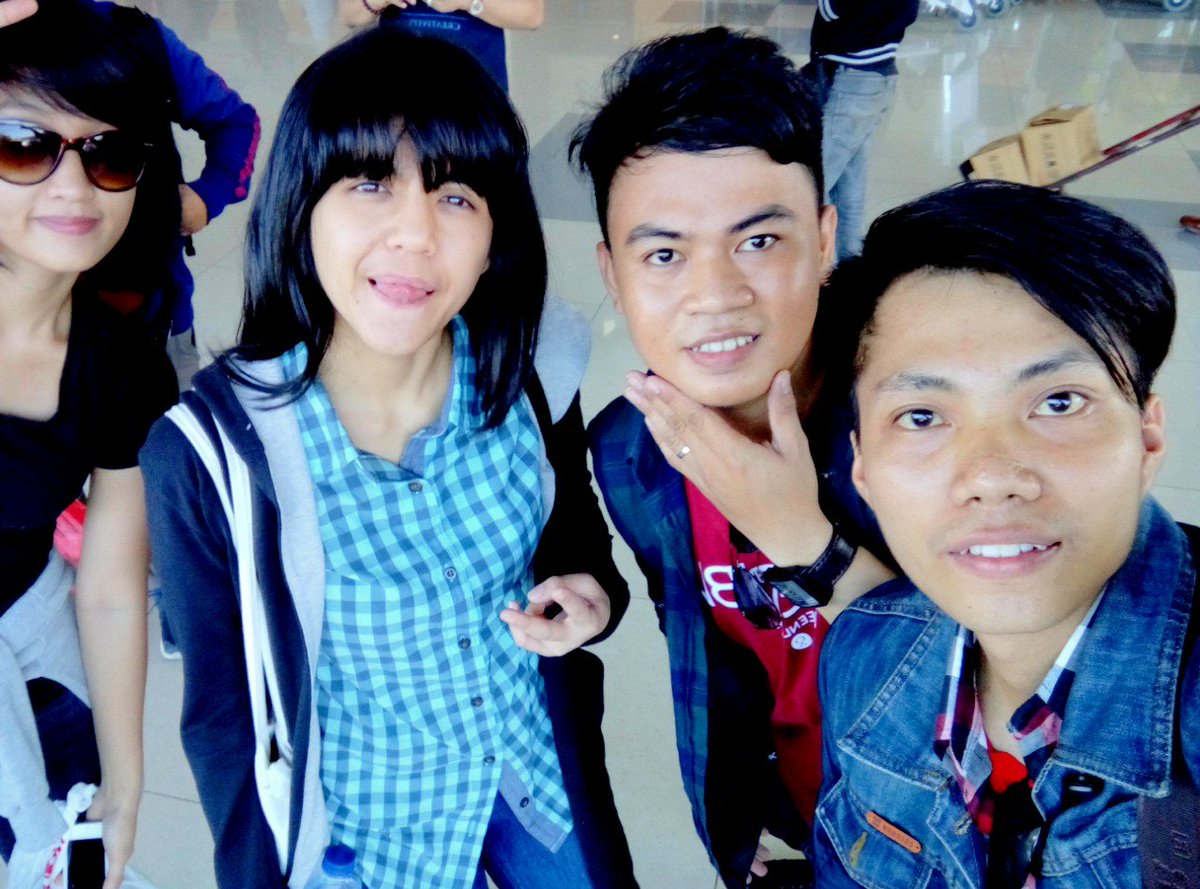 Thanks keaayangan <a href="/unaputri/">Una Putri Thamrin ♔</a> &amp; @AnaaDoll_  safe flight, see u.. 👋✈😉