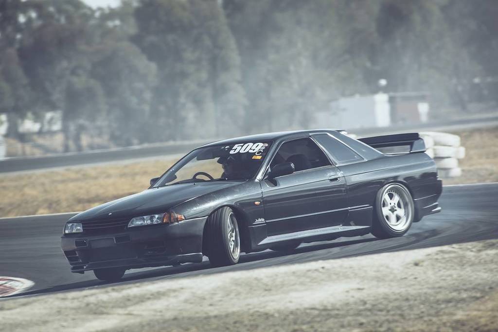 m_mediouni's tweet photo. First full track day, did drift things! Not very well though haha. #hcr32 #blitz03 #panasports #vicdrift #drift #ro… https://t.co/6Pdd6L2Ty6
