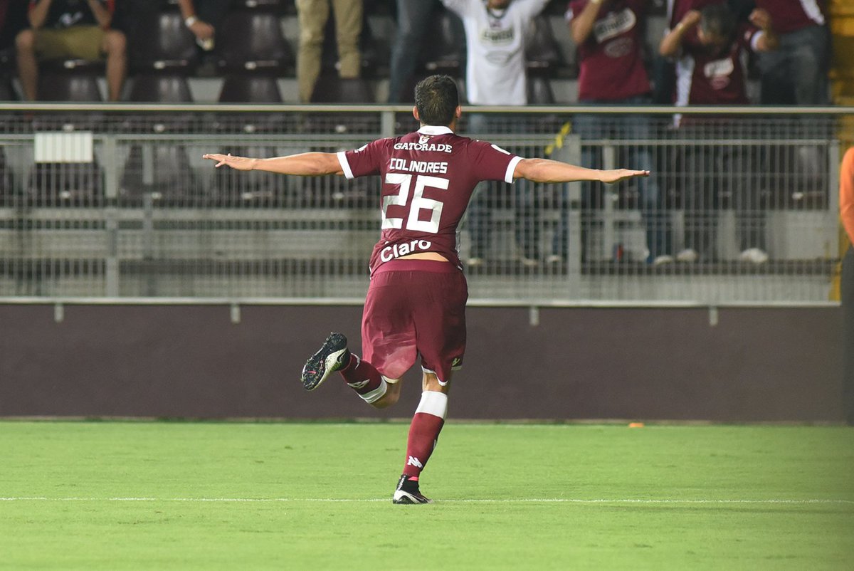 SaprissaOficial's tweet photo. 🏆 Dale RT si sos Campeón Nacional, líder del torneo y hoy ganaste un #ClásicoCR más. https://t.co/heKFSJPRbc