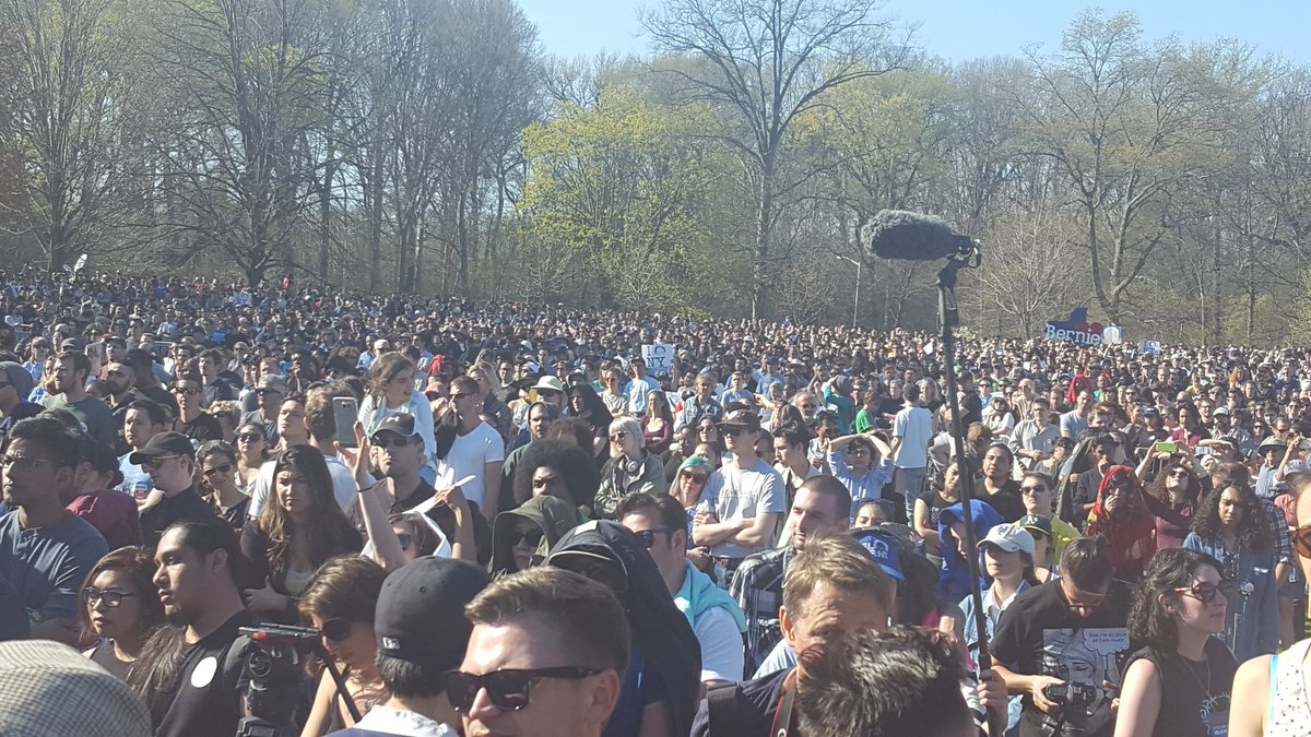 Bernlennials's tweet photo. We can't even see the end of this crowd! #feelthebern #prospectpark https://t.co/QTSUUMxF01
