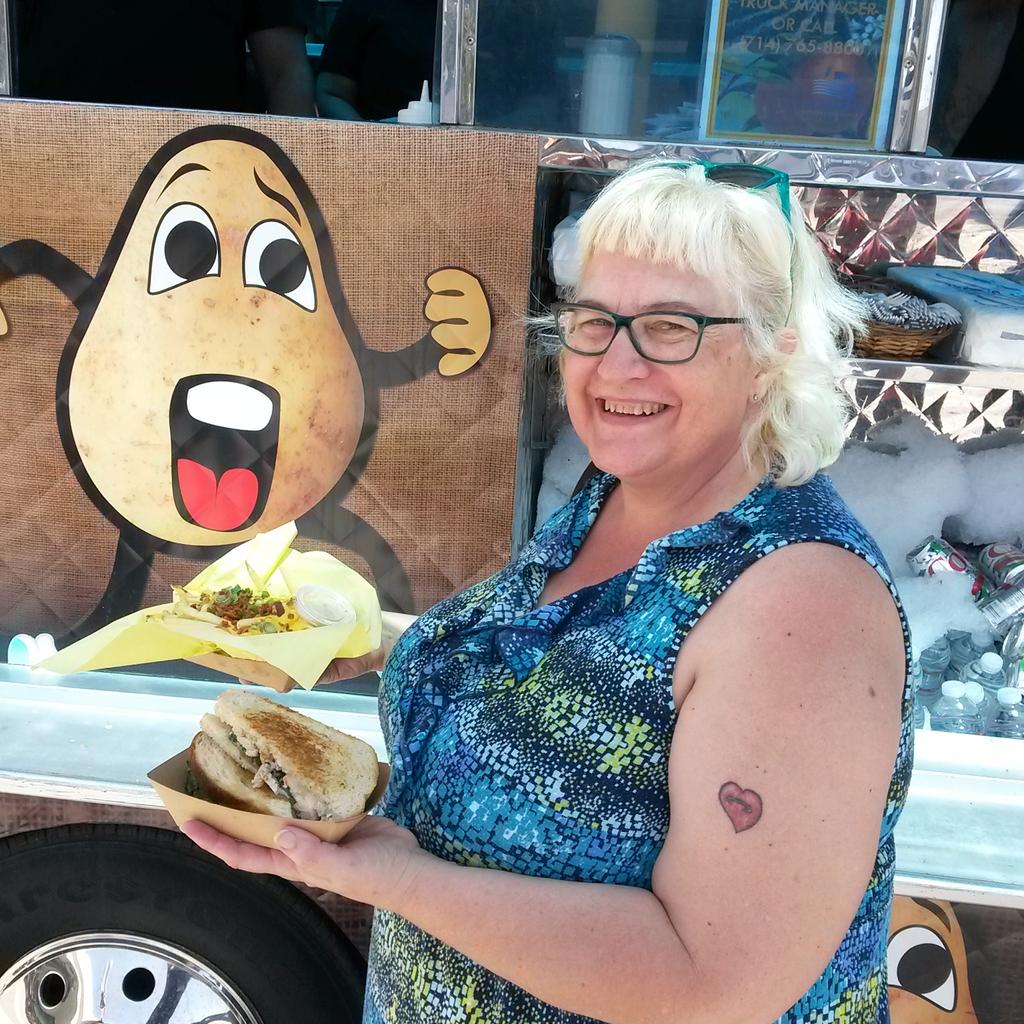 My first visit to a Southern California food truck! <a href="/spudrunners/">Spudrunners</a> #CanIGetAYum?