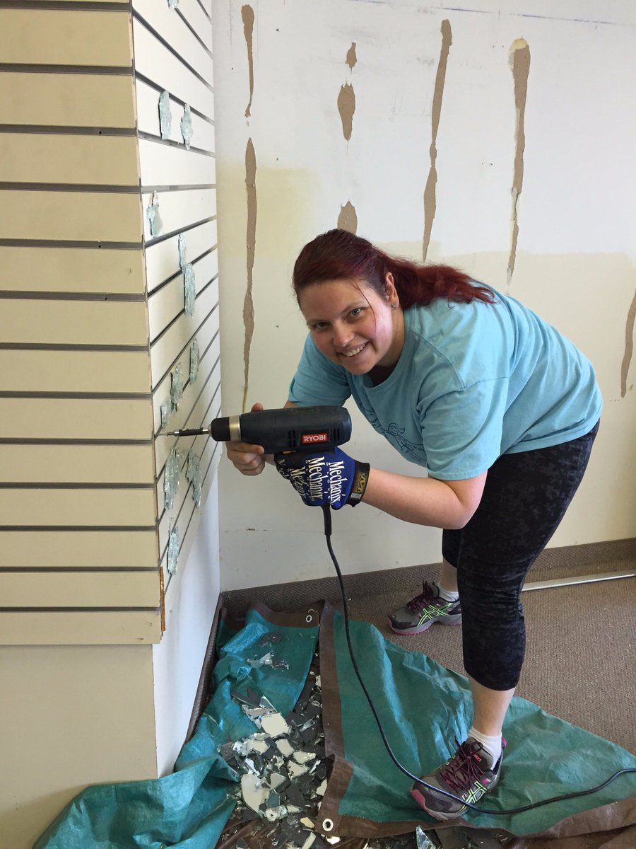 diycreations1's tweet image. The wall is coming down. #demohasbegun #diycreations #kcdiycreations #diycreations1