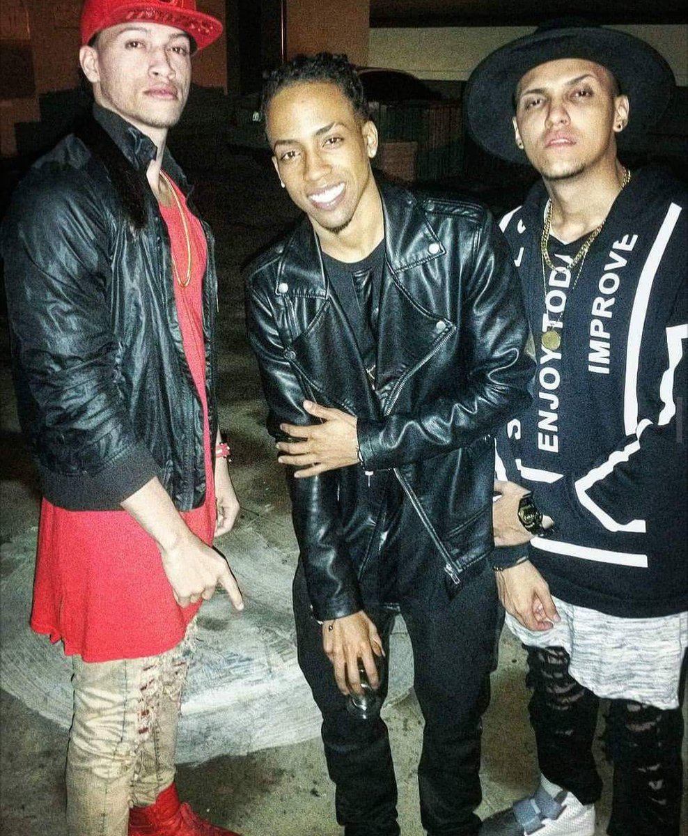 amenazyy's tweet photo. Con los verdaderos productores https://t.co/dGLTcoYtt9