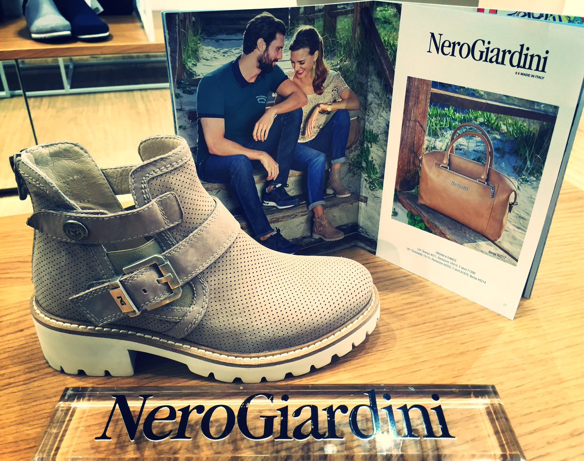 Vezzishoe's tweet photo. ❤️Nero Giardini❤️ https://t.co/T57etGZlEo