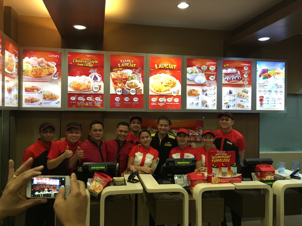 senatorjoelv's tweet photo. ATM: Chowking here at Walter Mart, Sta Maria Bulacan 🙏 #maramingtrabahaho #magandangkinabukasan #49 #VoteTESDAMAN https://t.co/tiVQp6IKLd