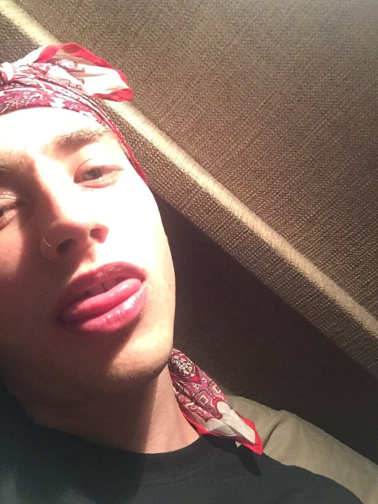 picsofolly's tweet image. 