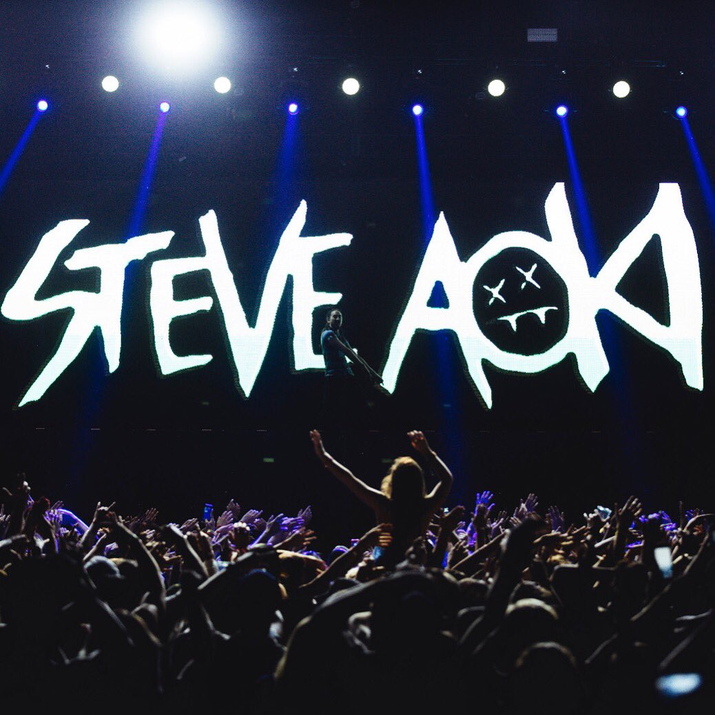 Show must go on #ILLSLEEPWHENIMDEAD https://t.co/iPspf6khj4