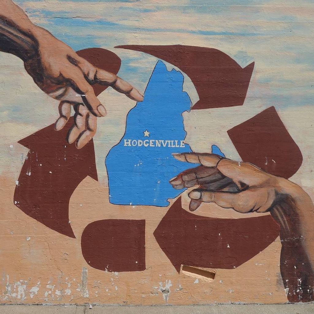 esalalumbo's tweet image. helping @sydney9892 survey #laruecounty, #kentucky for #culturalconservation class, ran in… ift.tt/269Vhhk