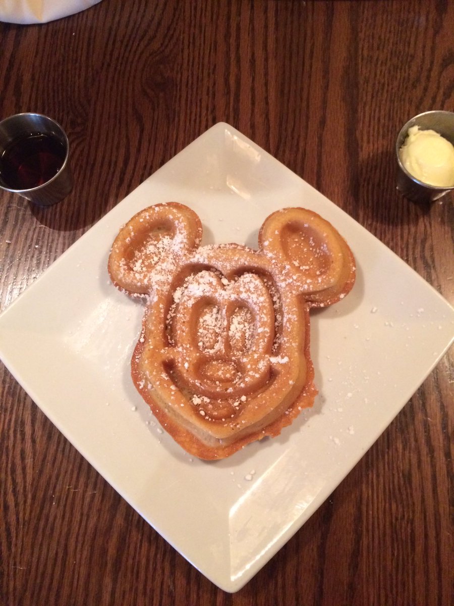 eoz21zoe's tweet photo. Dreaming this will be on the table in the morning ๐๐ผ #mickeymousewaffles https://t.co/1DETwEOs8r